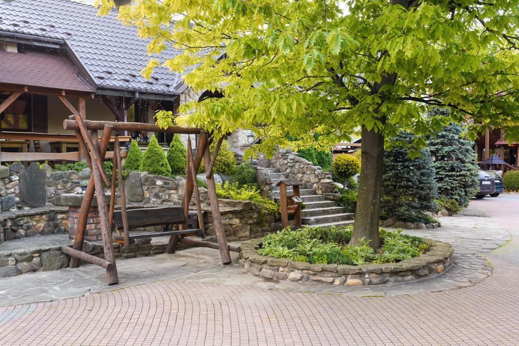 Rymanów贾斯韦德罗尼兹克旅馆住宿加早餐旅馆 外观 照片